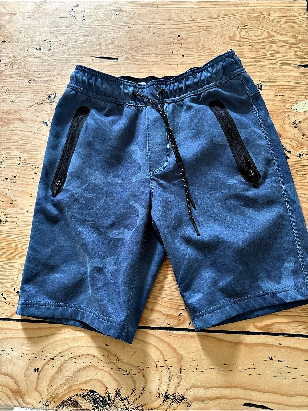 American Eagle AE 24/7 Fleece Sweat Short Camo Shorts Blue Kids XS
